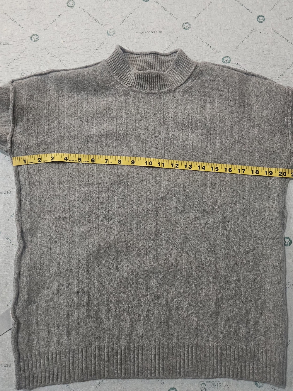 "Banana Republic Grey Sweater, Fine Merino Wool and Cashmere Blend, Size S - Picture 5 of 7